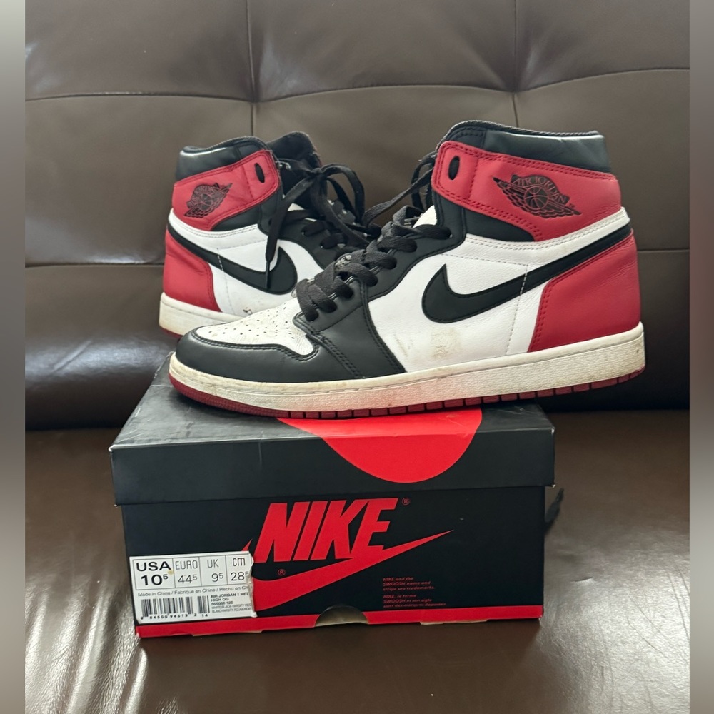 Black Toe Jordan 1